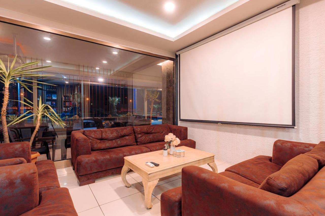 på 1300 m² i Trabzon centrum, med 4 sovrum och 1 badrum  Exteriör bild